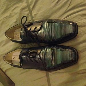 Navy Blue Gator Style Shoes
